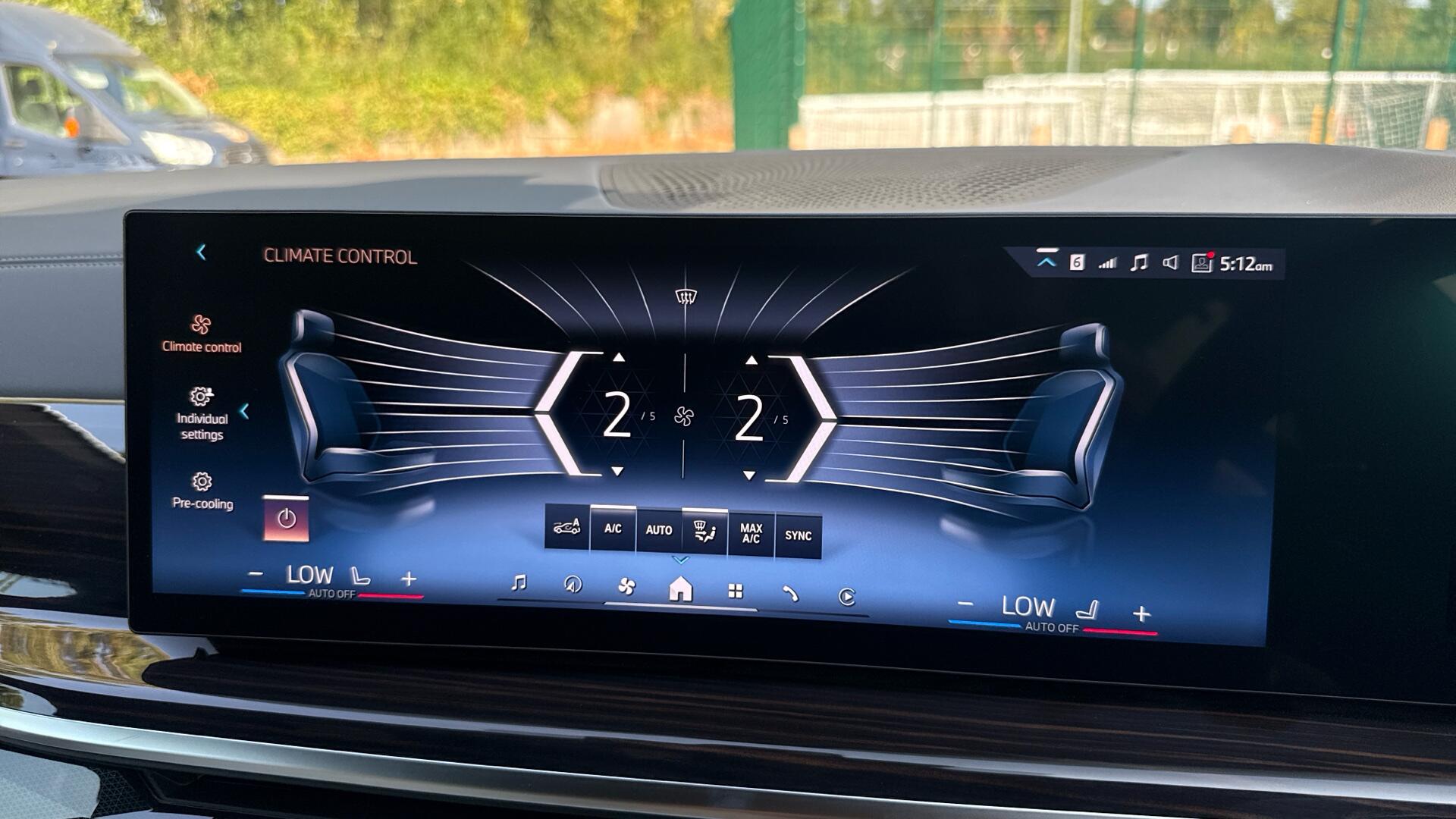 BMW X6 view 35