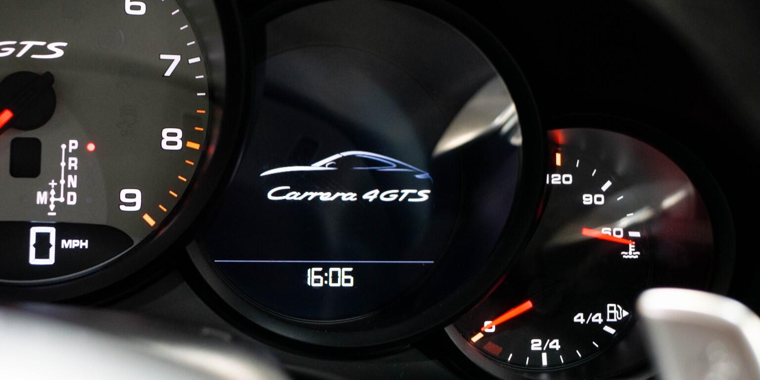Porsche 911 view 37