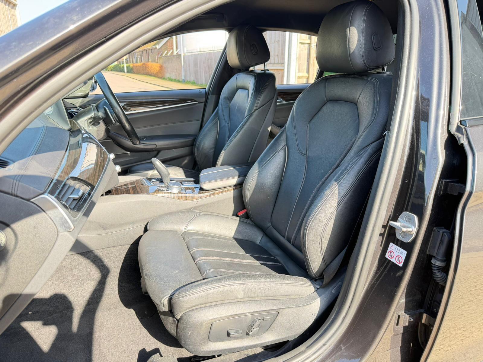 BMW 5 Series view 22