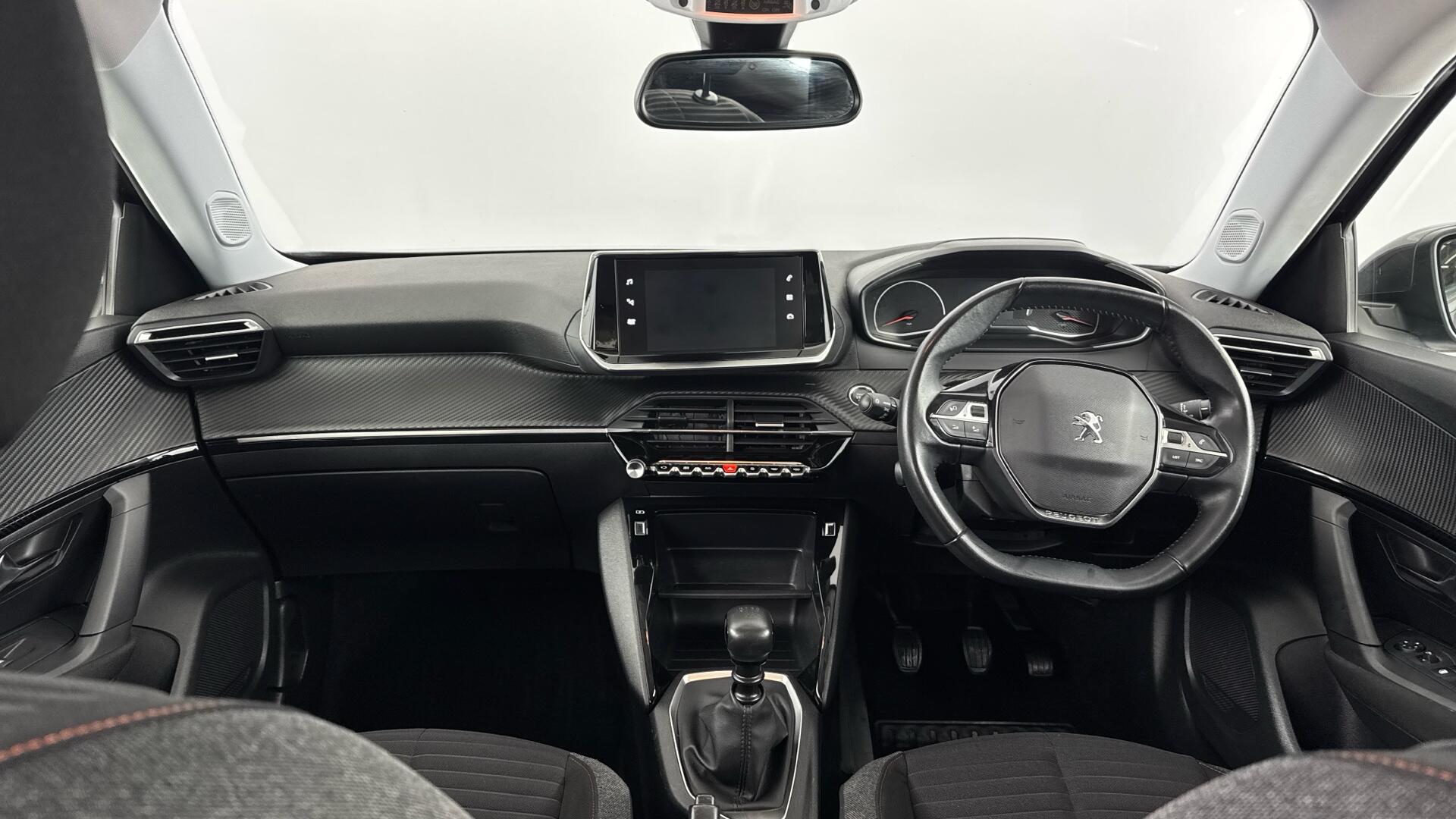 Peugeot 2008 view 11