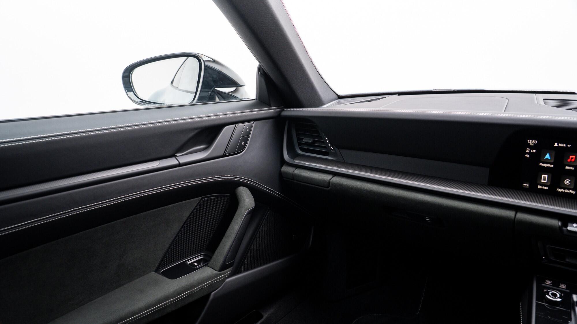 Porsche 911 view 30