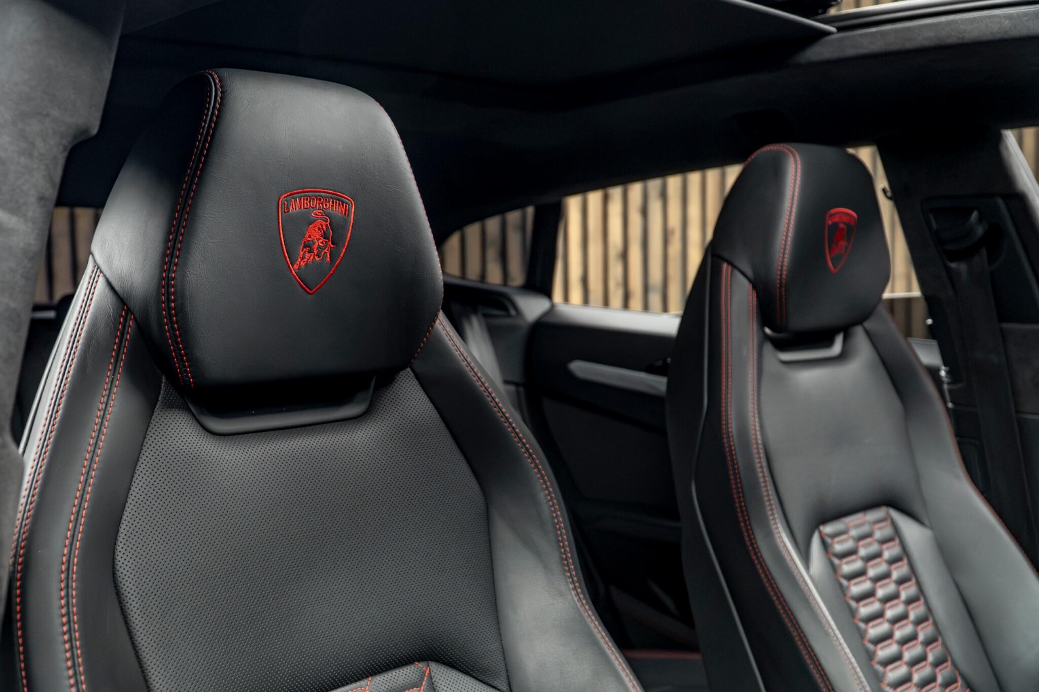 Lamborghini Urus view 38