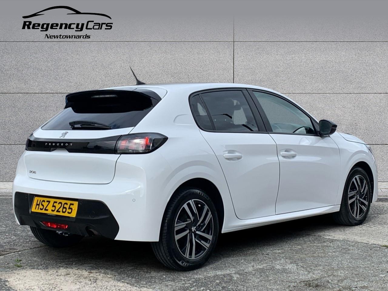 Peugeot 208 view 8