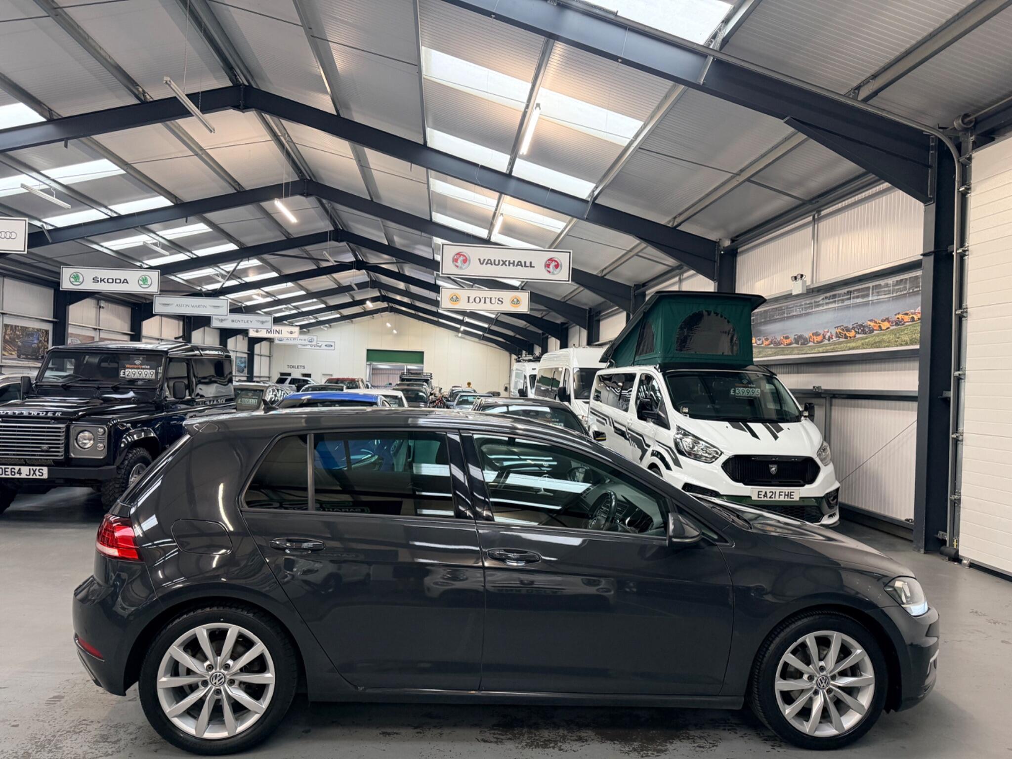 Volkswagen Golf view 14