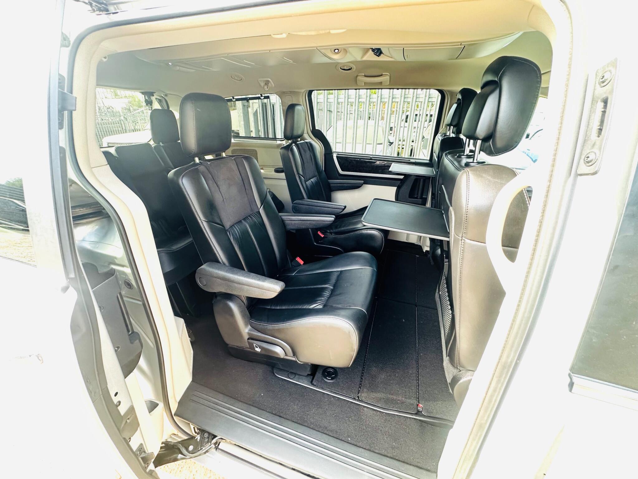 Chrysler Grand Voyager view 4