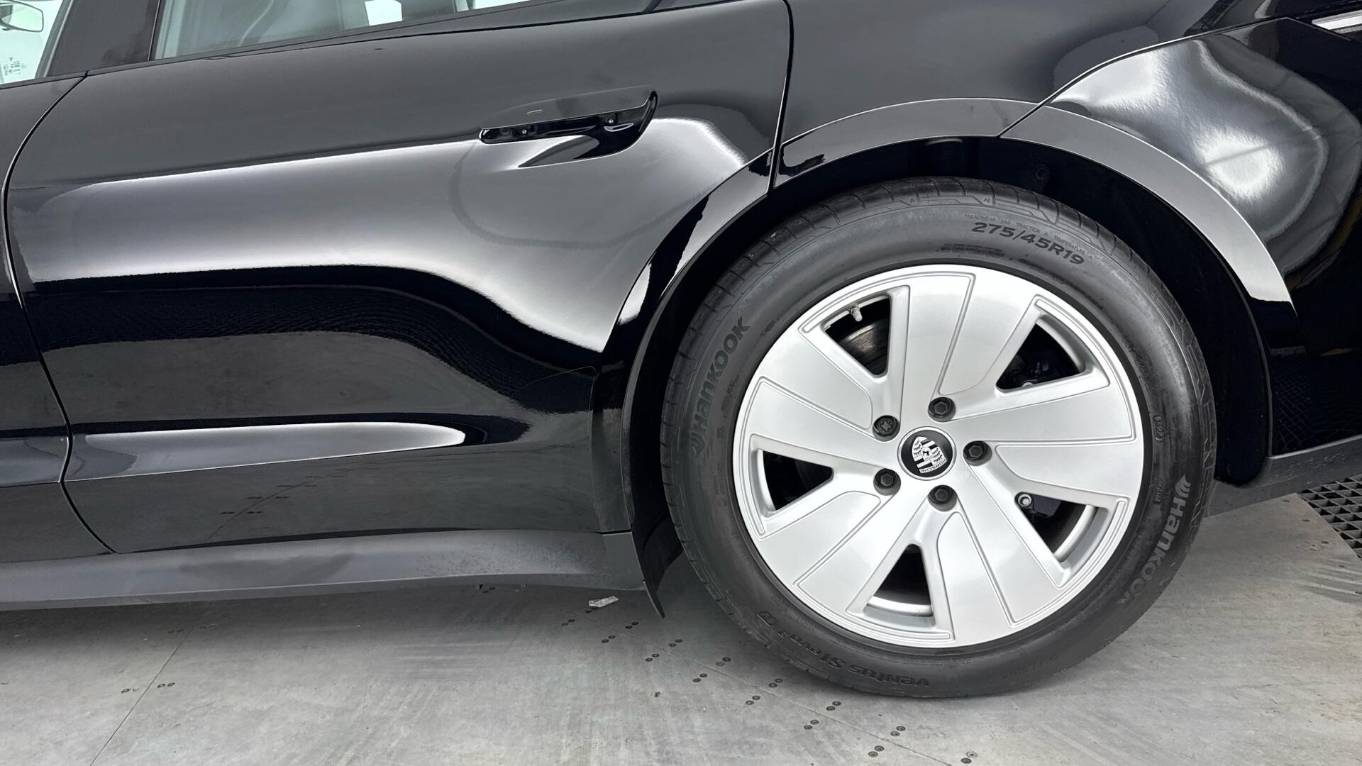 Porsche Taycan view 24