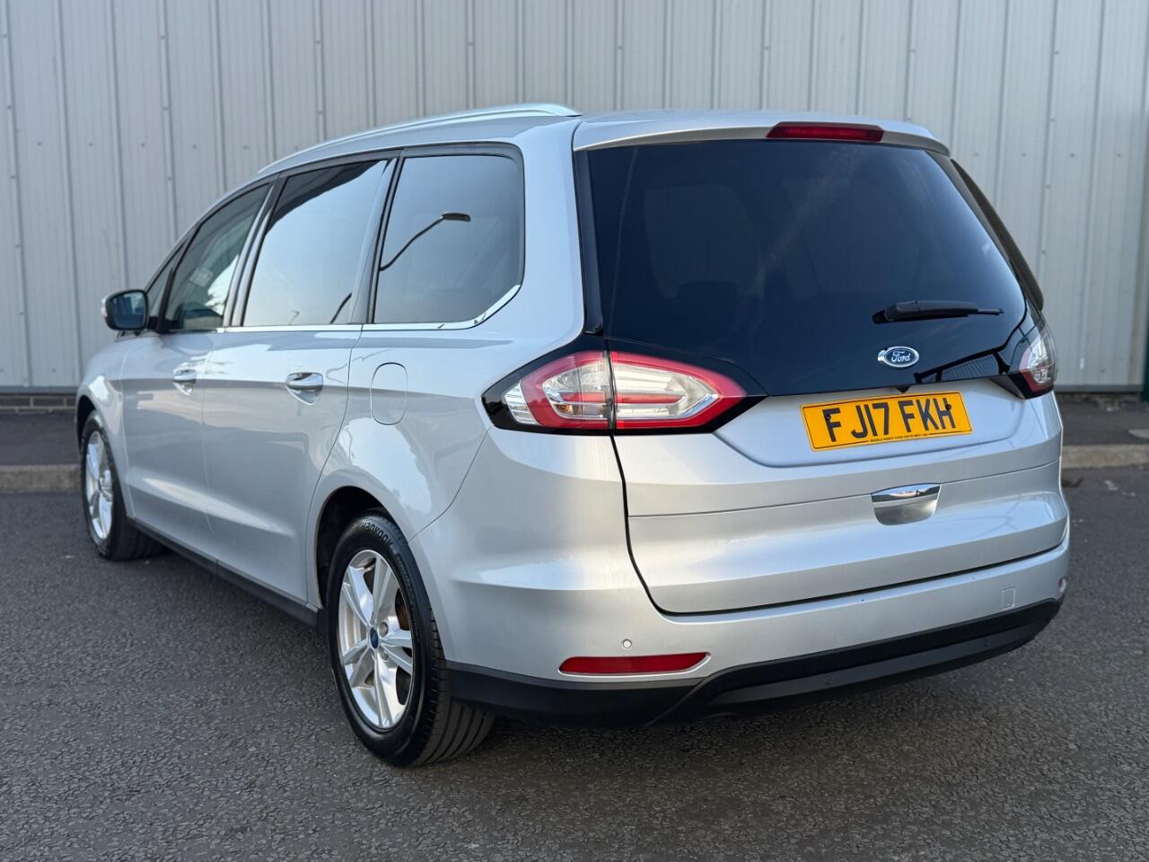 Ford Galaxy view 7