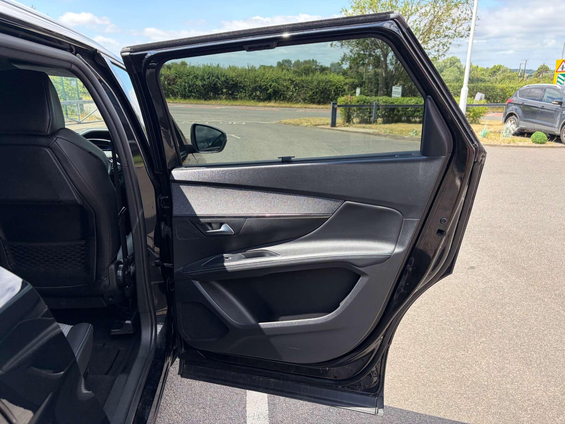 Peugeot 5008 view 29