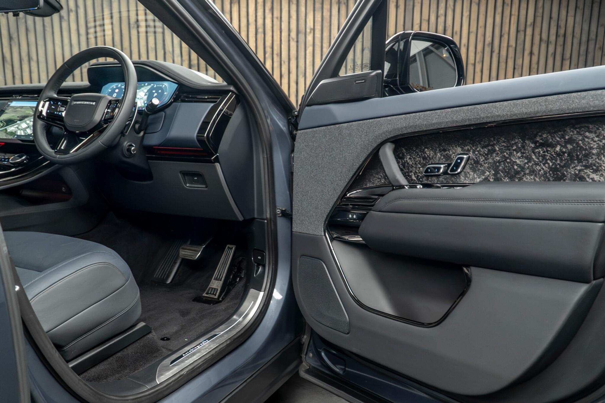 Land Rover Range Rover Sport view 30