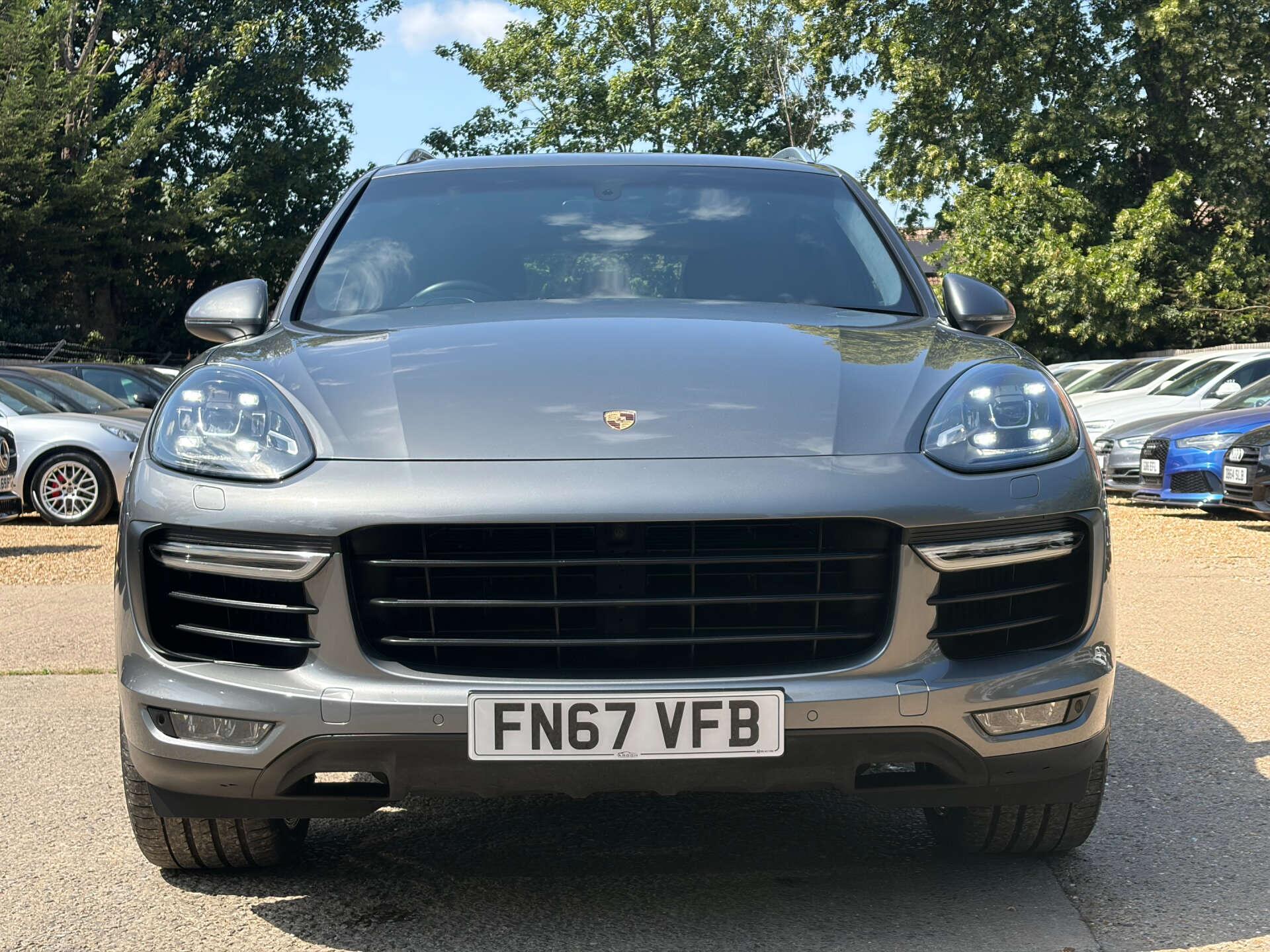 Porsche Cayenne view 7