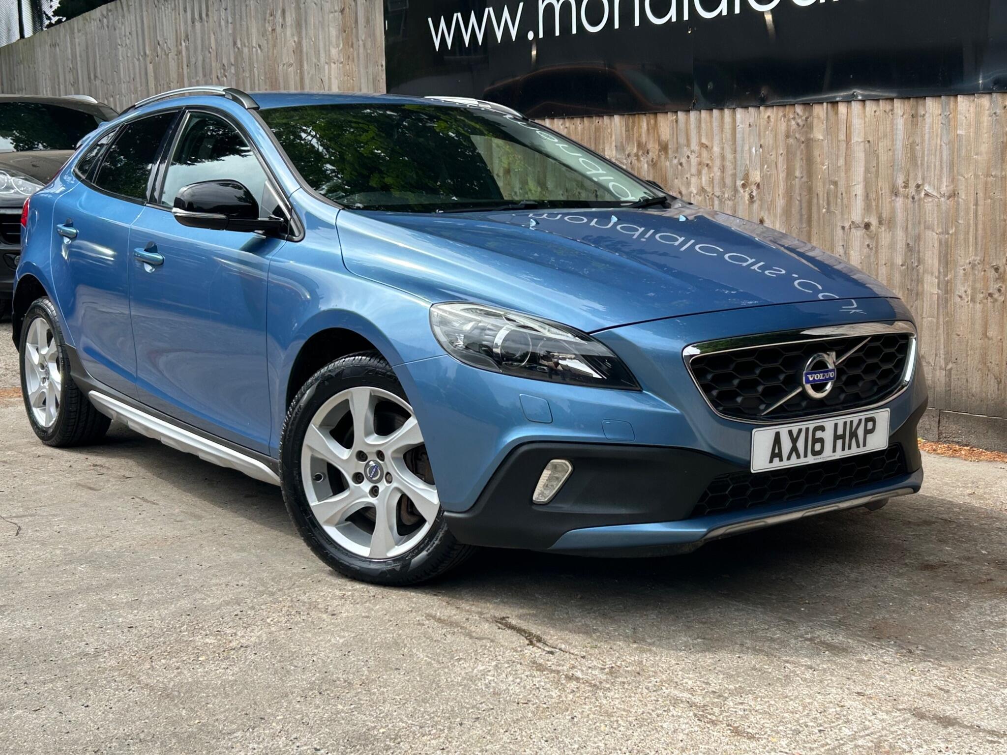 Volvo V40 Cross Country view 9