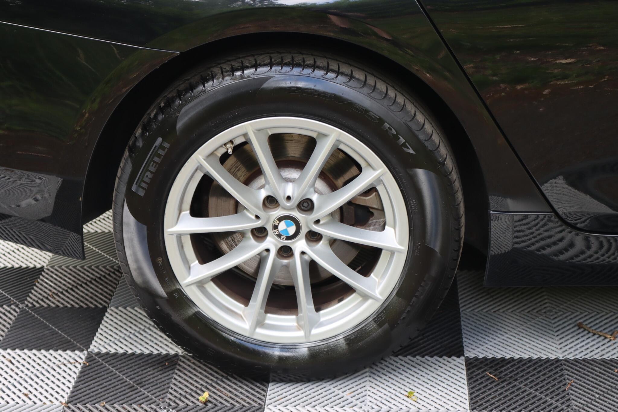 BMW 5 Series view 37