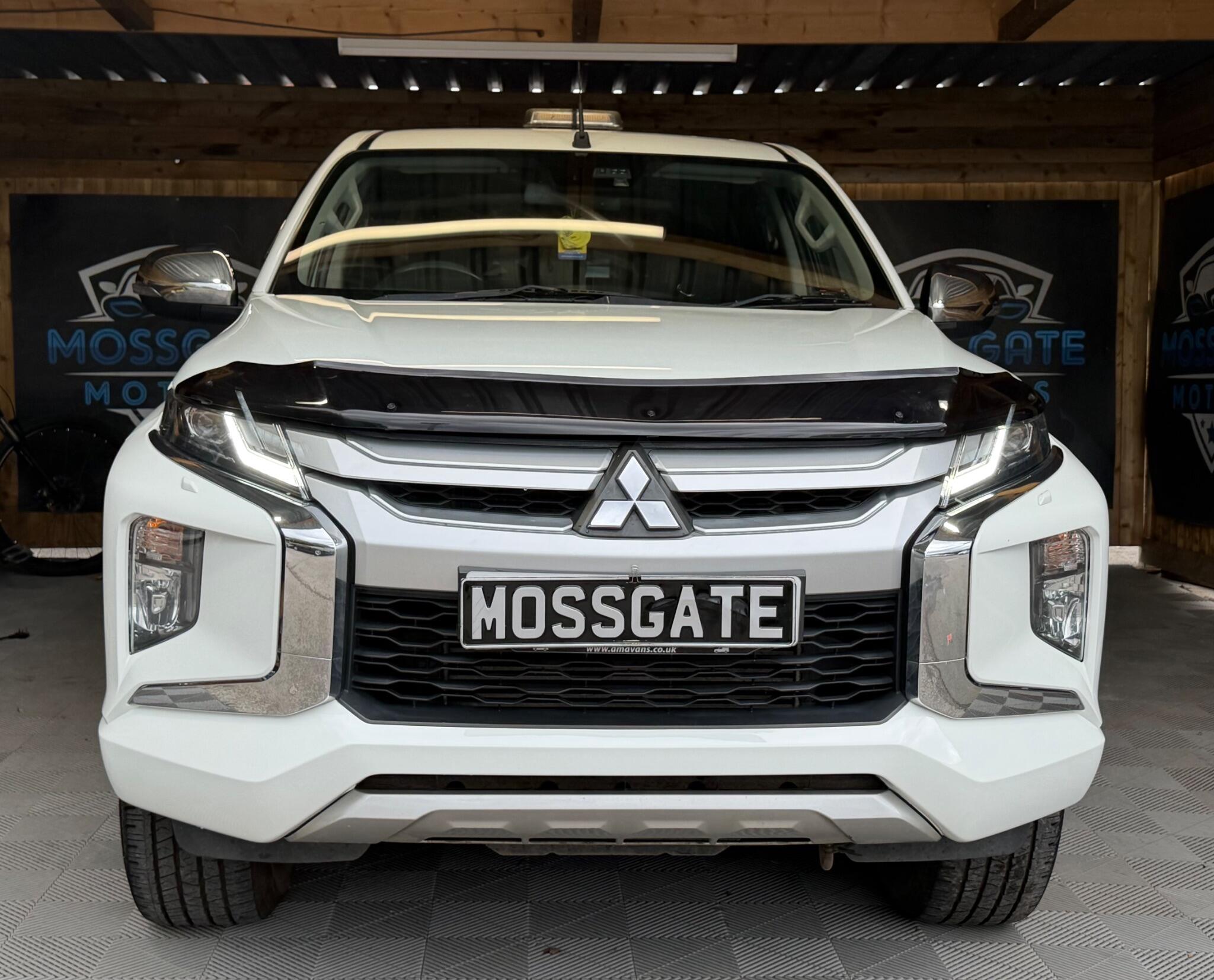 Mitsubishi L200 view 4