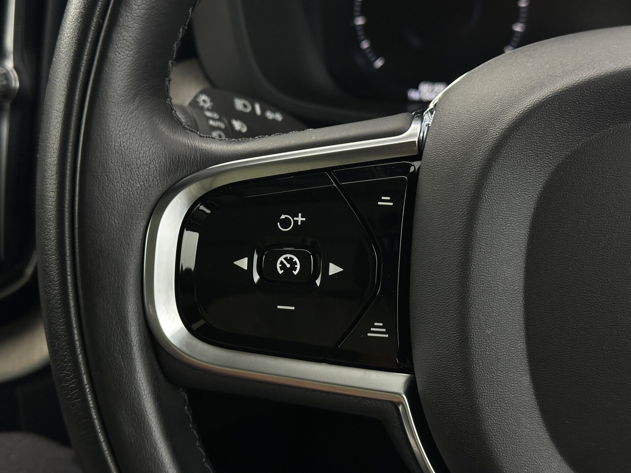 Volvo XC60 view 15