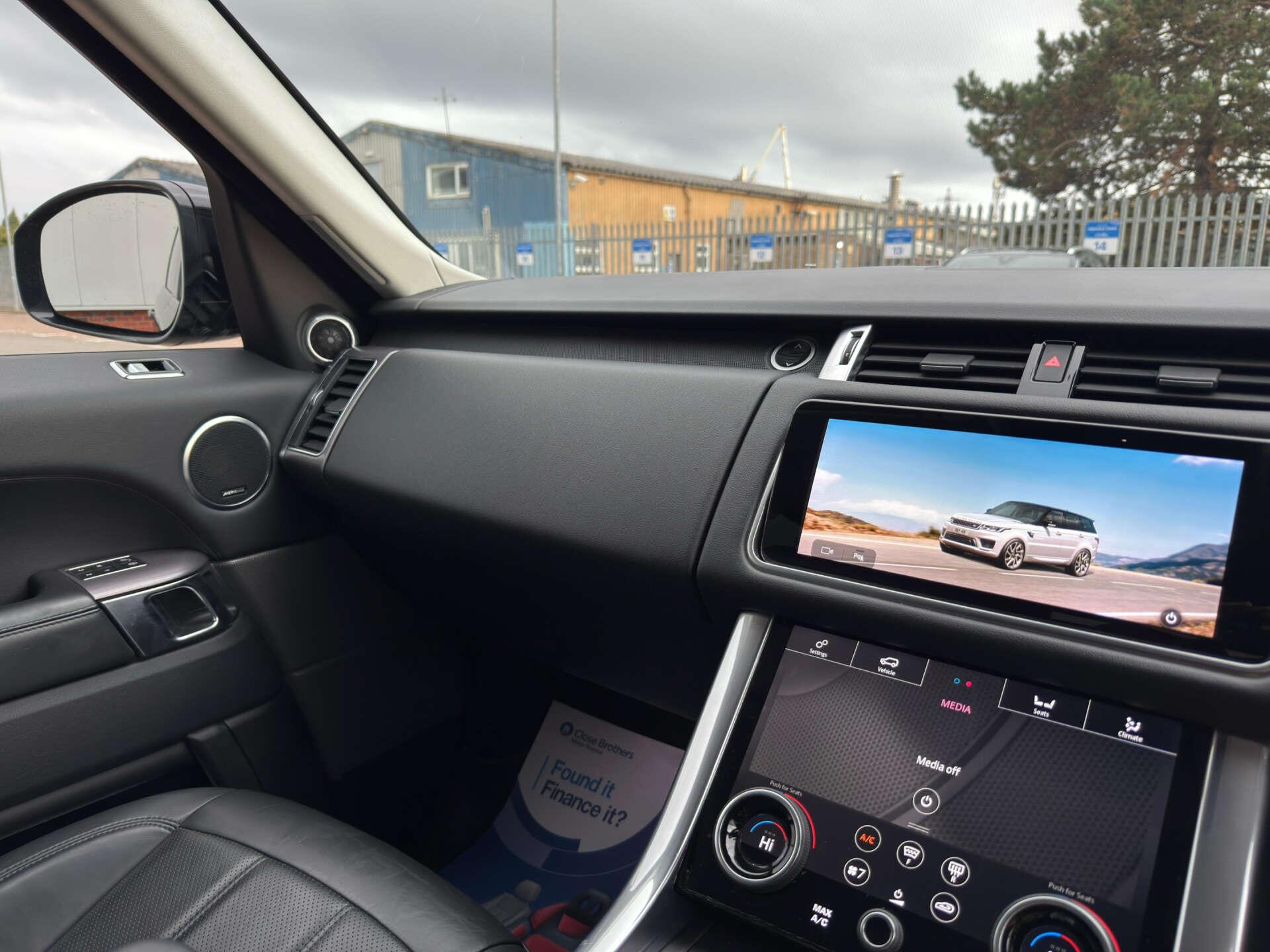 Land Rover Range Rover Sport view 12