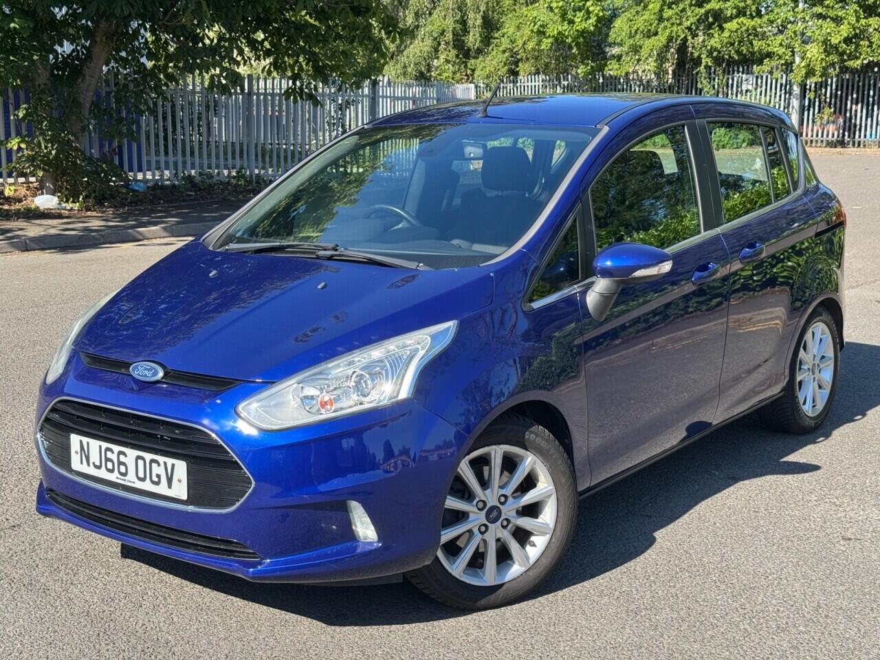 Ford B-Max view 7