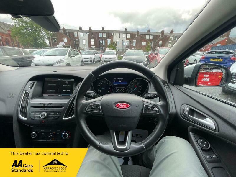 2016 Ford Focus image 41