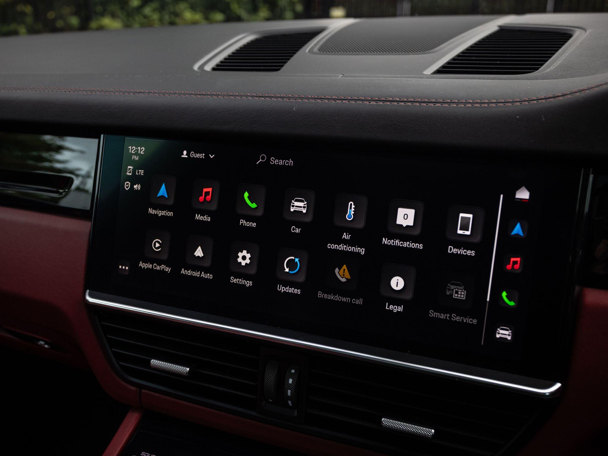 Porsche Cayenne view 24
