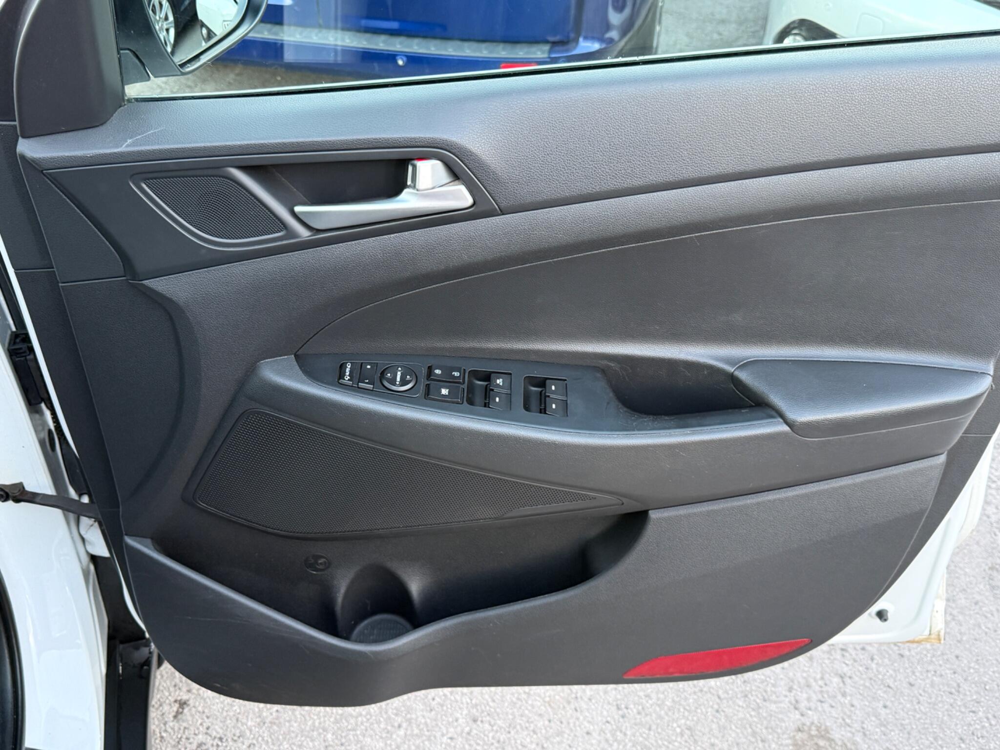 Hyundai TUCSON - Image 33