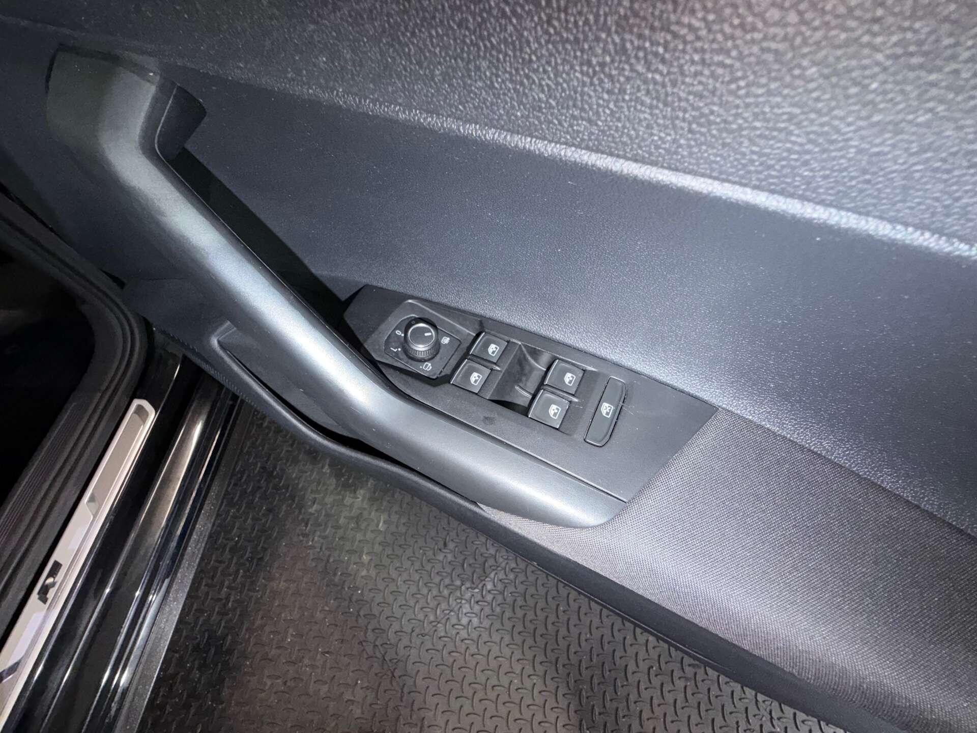 Volkswagen Polo view 20