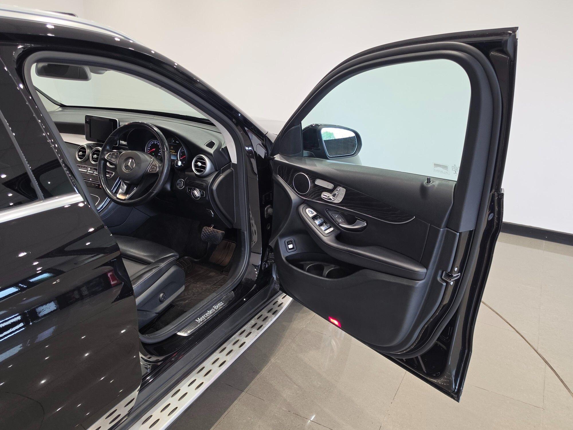 Mercedes-Benz GLC view 69