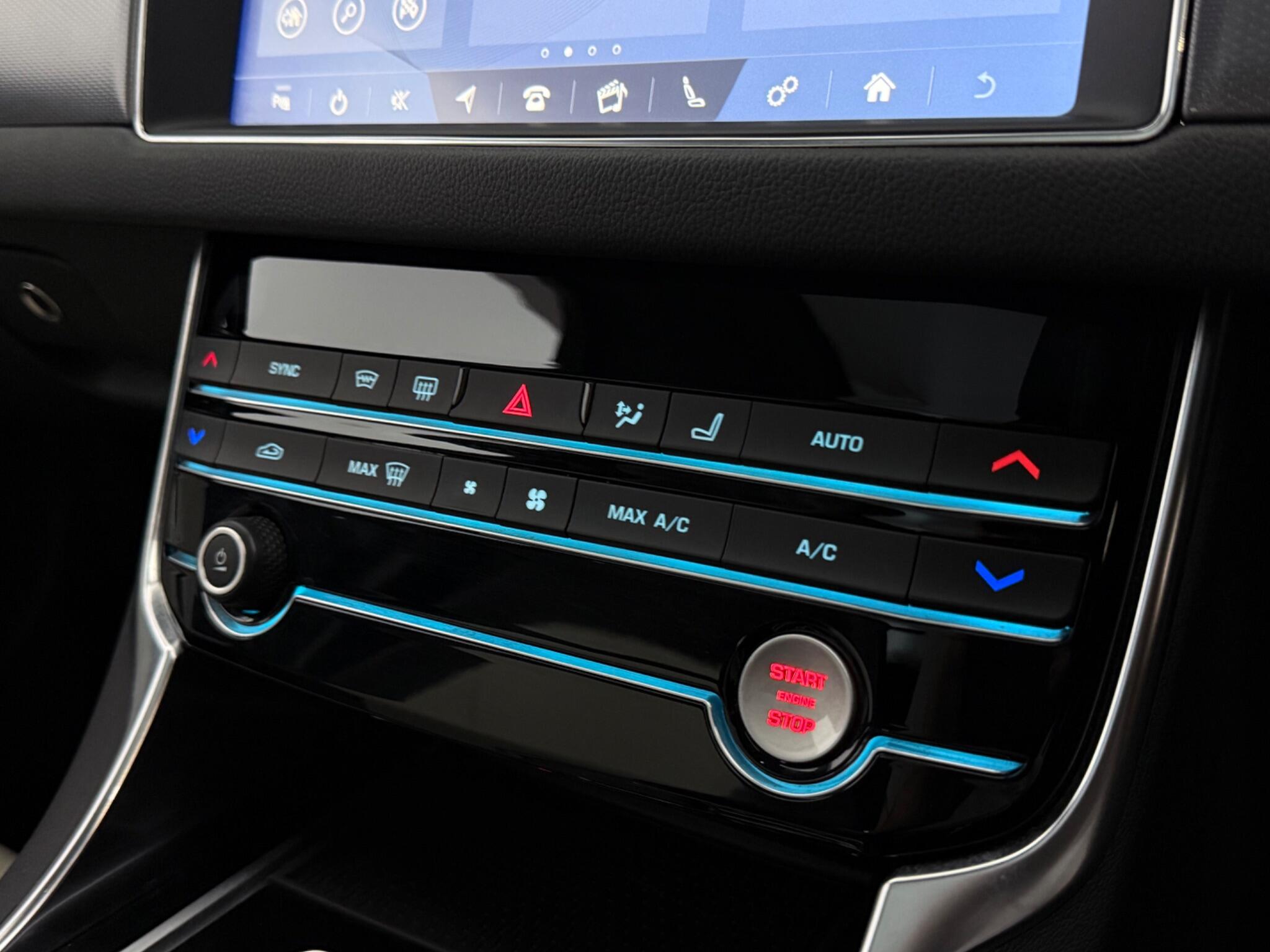 Jaguar XF view 18