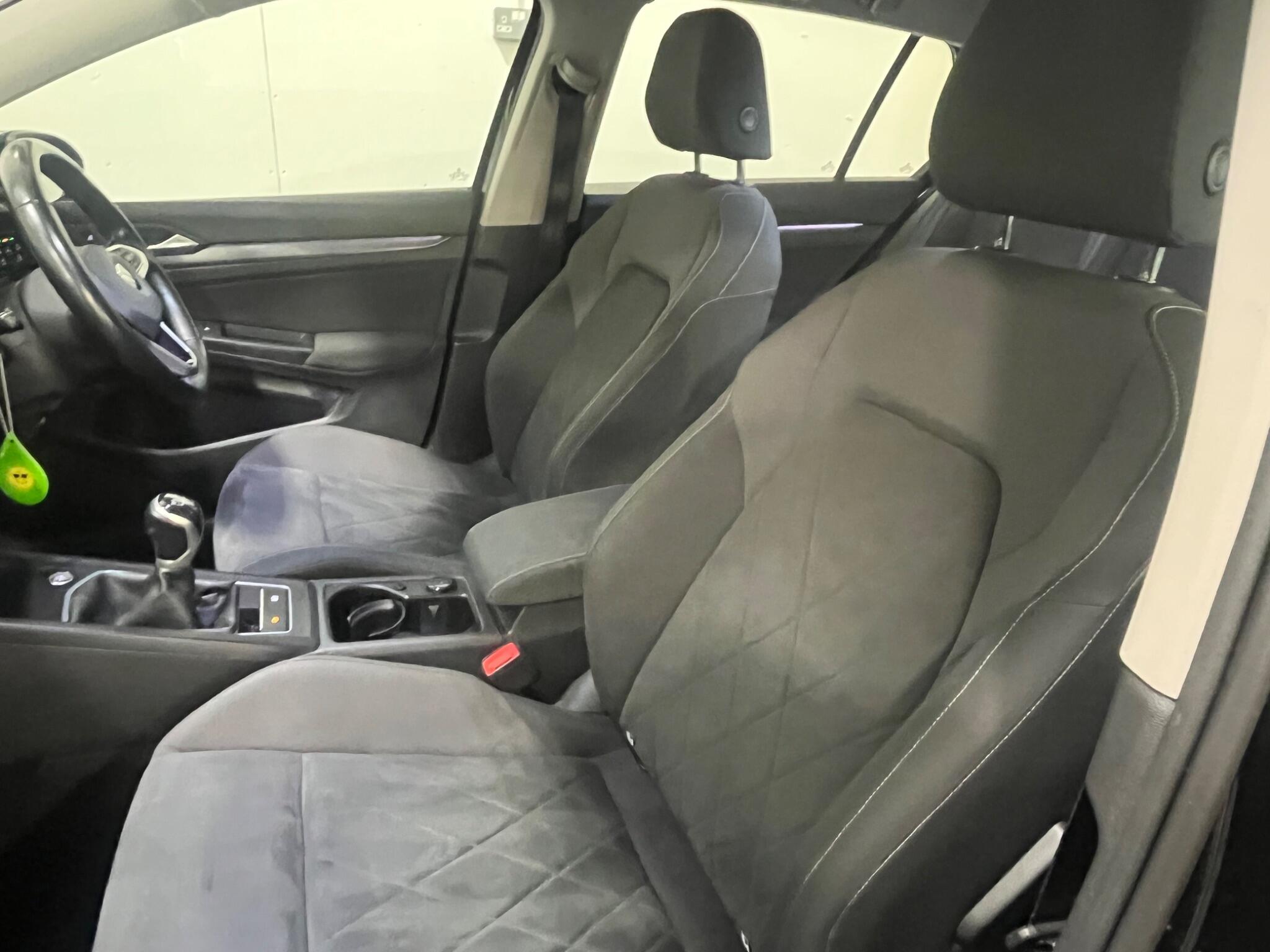 2020 Volkswagen Golf 1.5 TSI Style Euro 6 (s/s) 5dr • 63,000 miles image 41