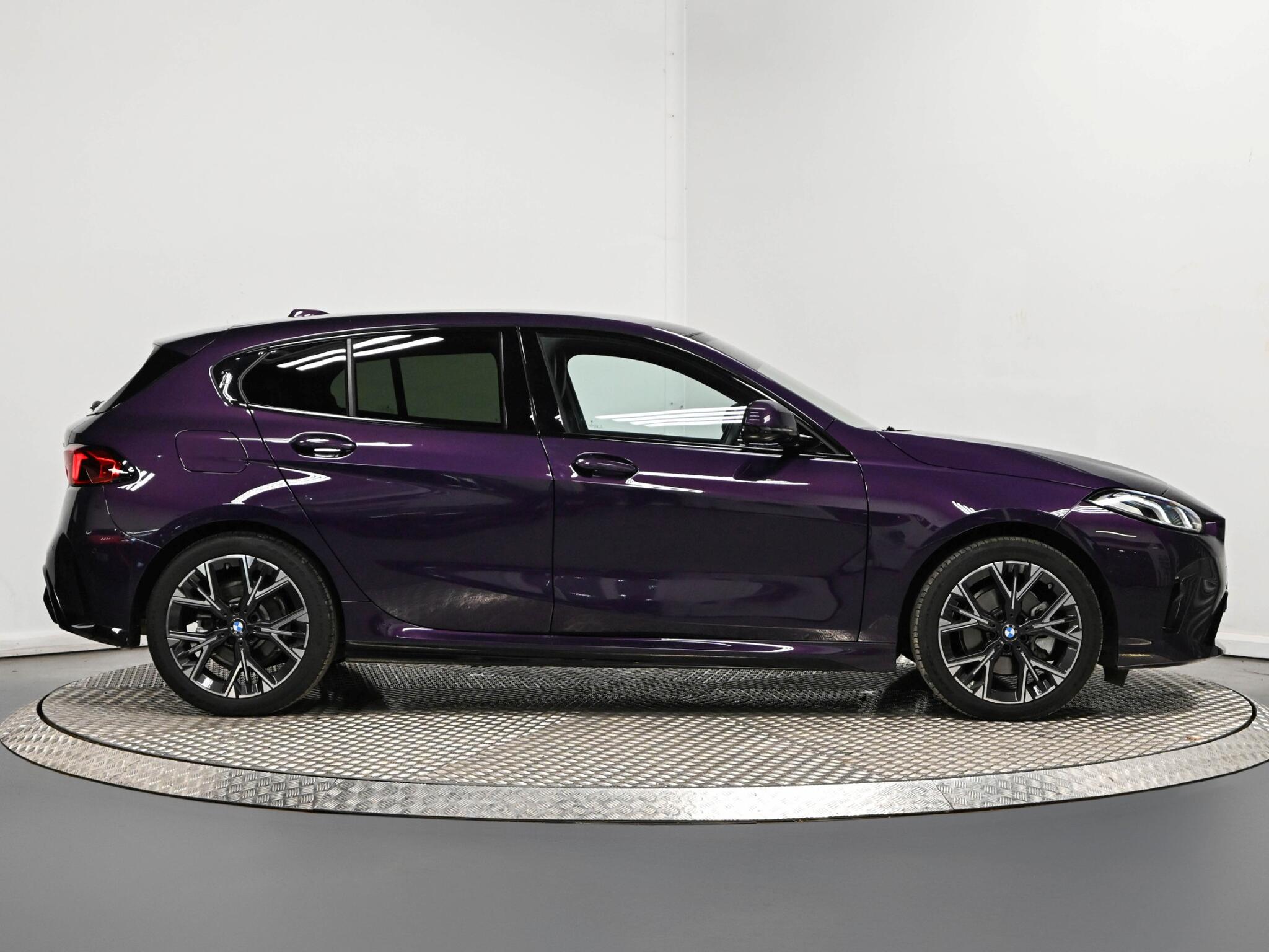 BMW 1 Series view 36