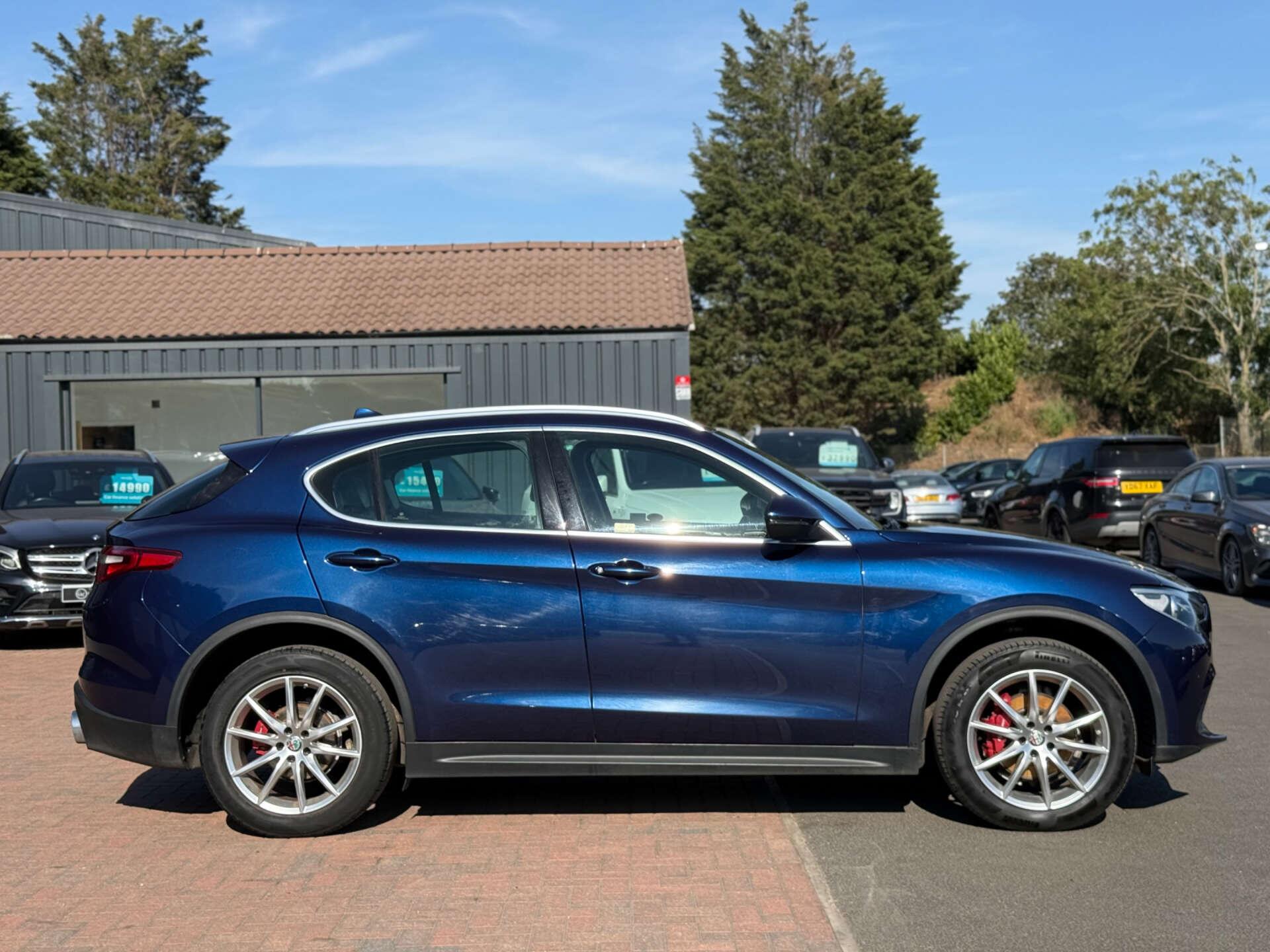 Alfa Romeo Stelvio view 15