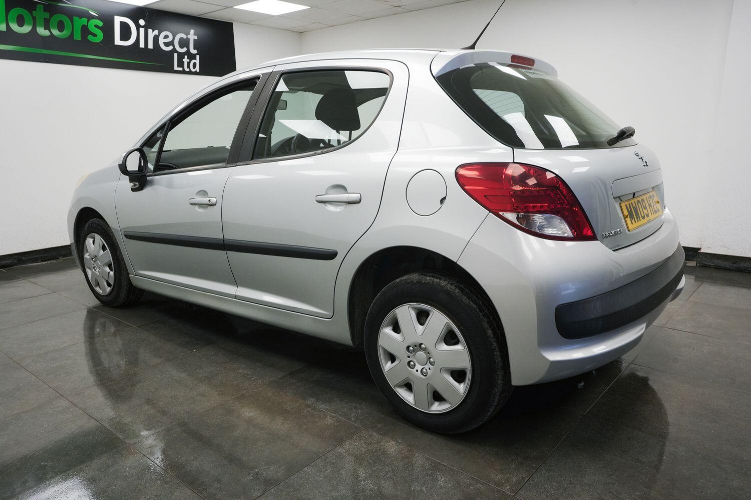Peugeot 207 view 6