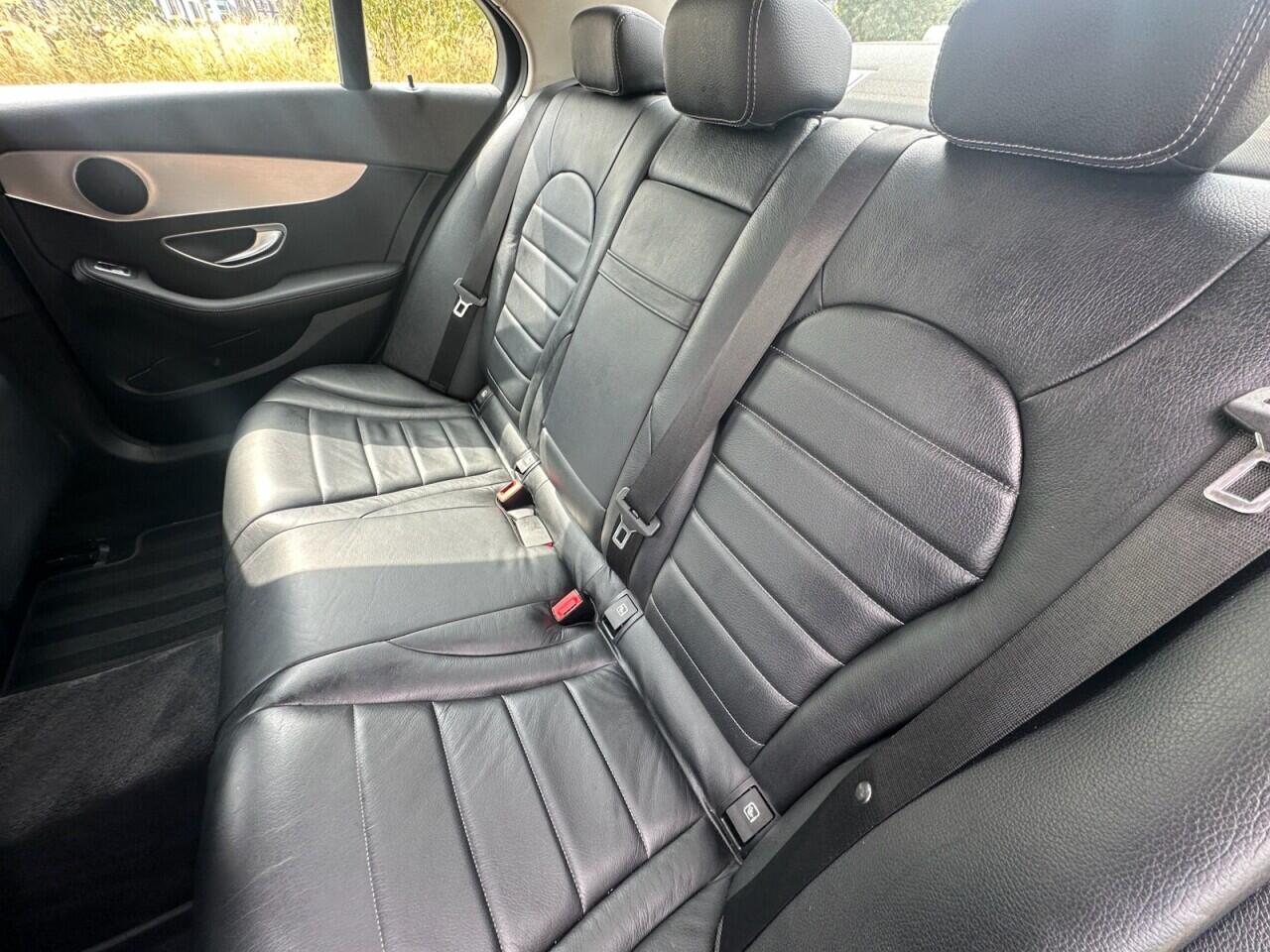 Mercedes-Benz C-Class view 38