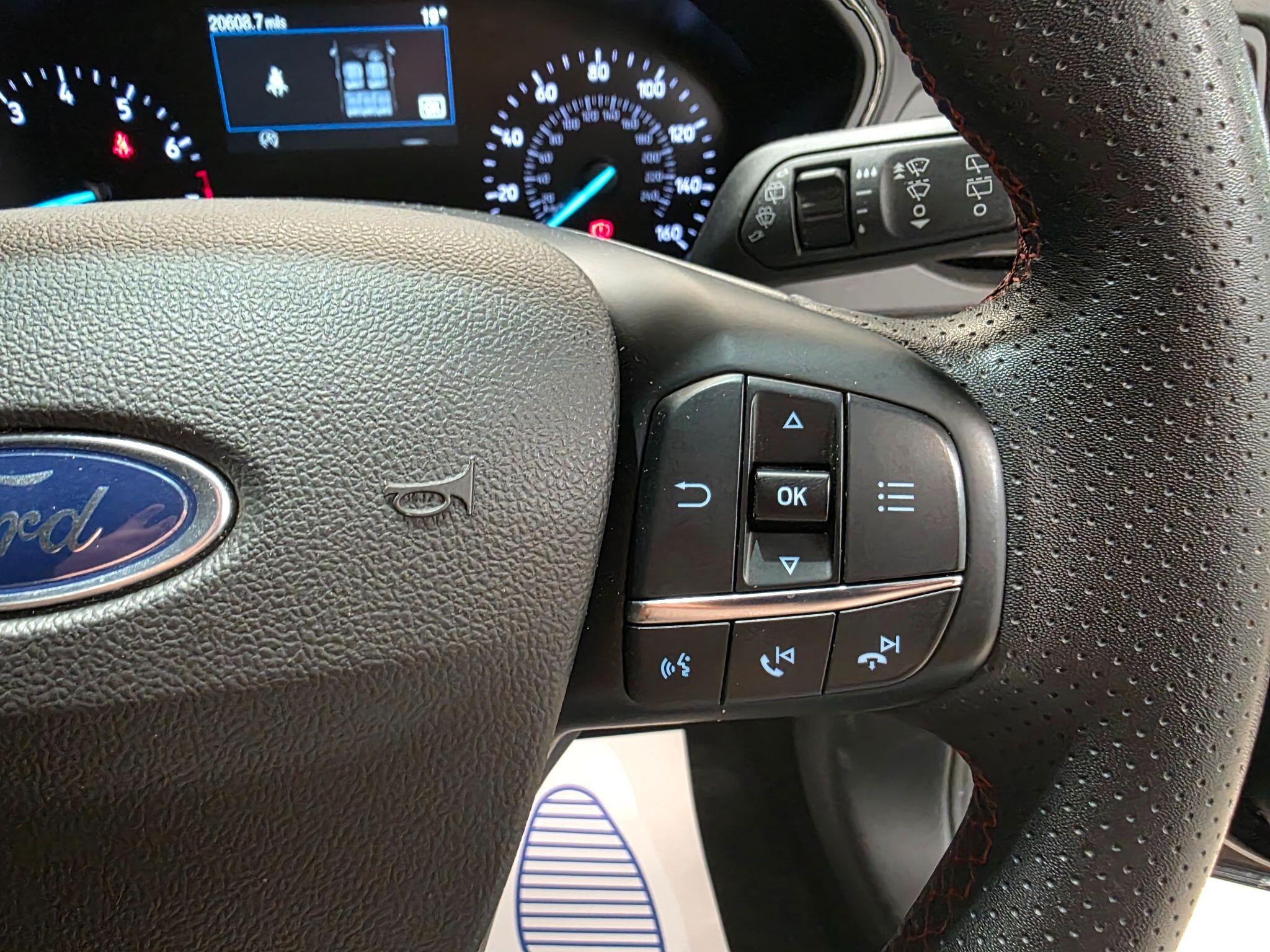 Ford Focus view 14