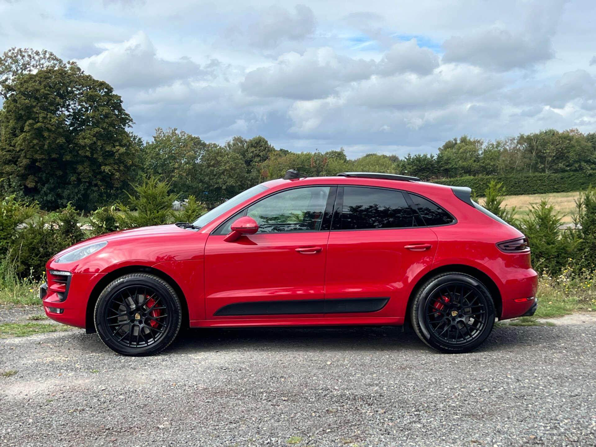 Porsche Macan view 10