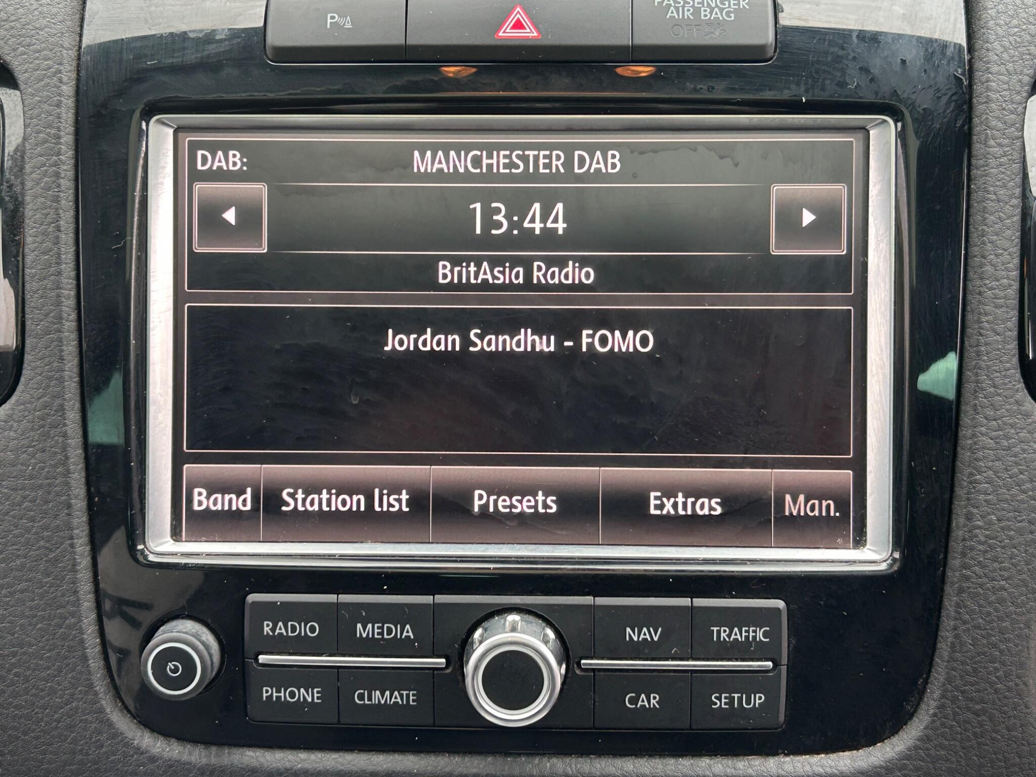 Volkswagen Touareg view 30