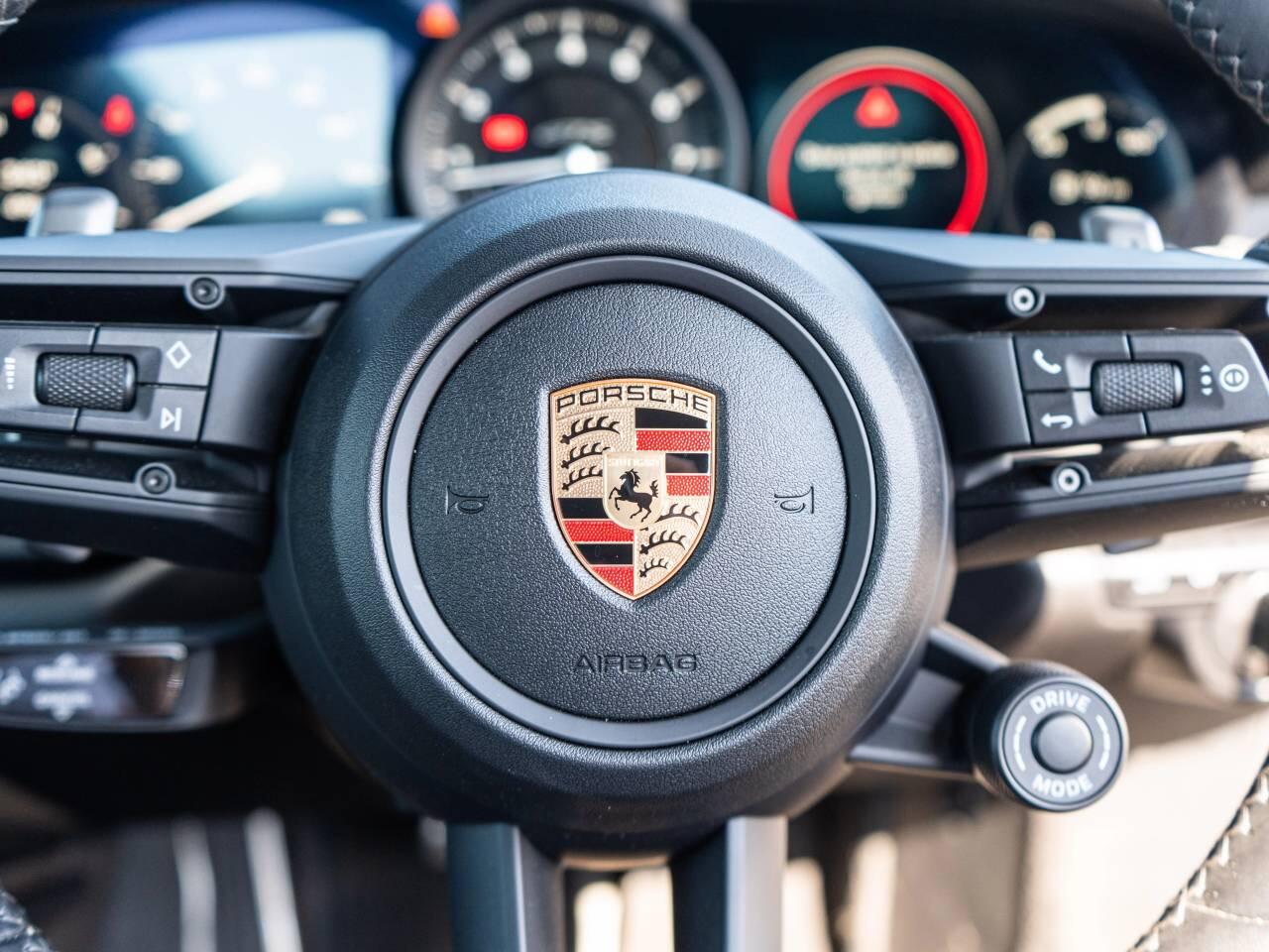 Porsche 911 view 17