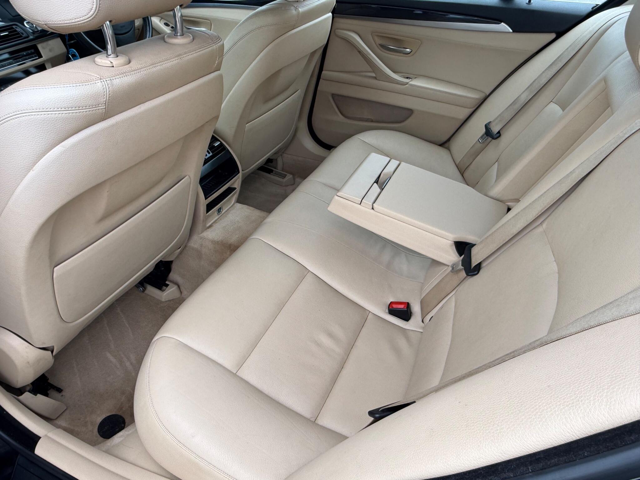 BMW 5 Series view 21