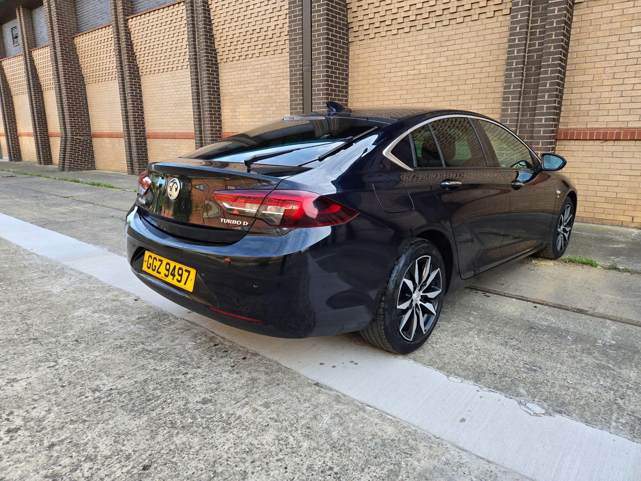 2017 Vauxhall Insignia 1.6 Turbo D BlueInjection Elite Nav Grand Sport Euro 6 (s/s) 5dr • 87,000 miles image 5