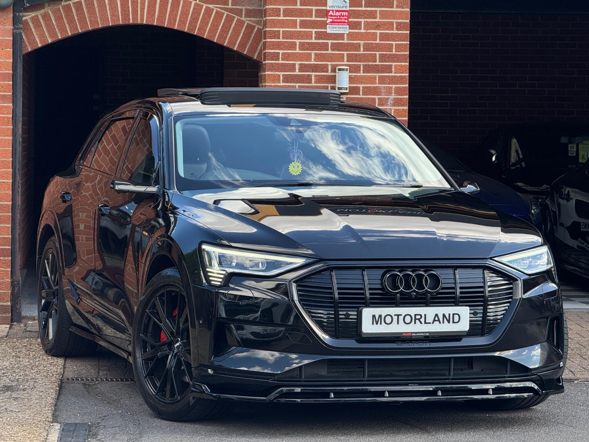 Audi E-Tron main image