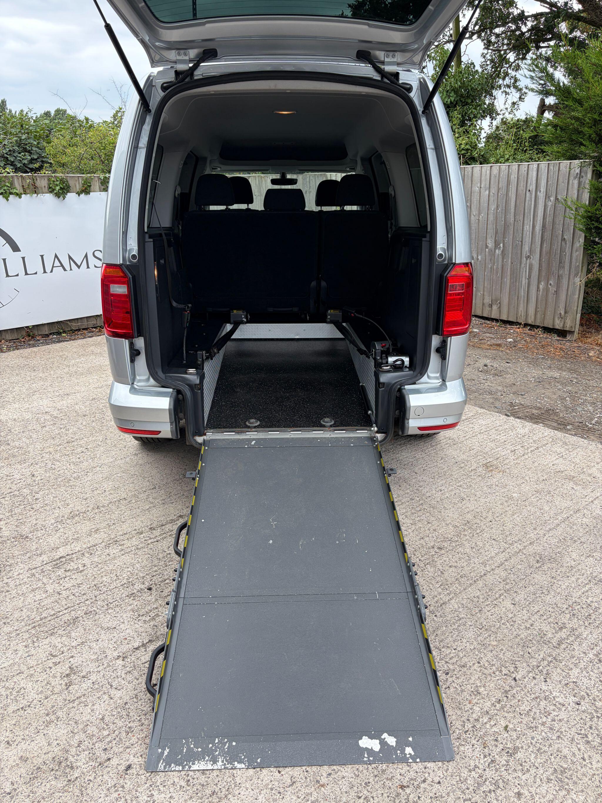 Volkswagen Caddy Maxi Life view 15