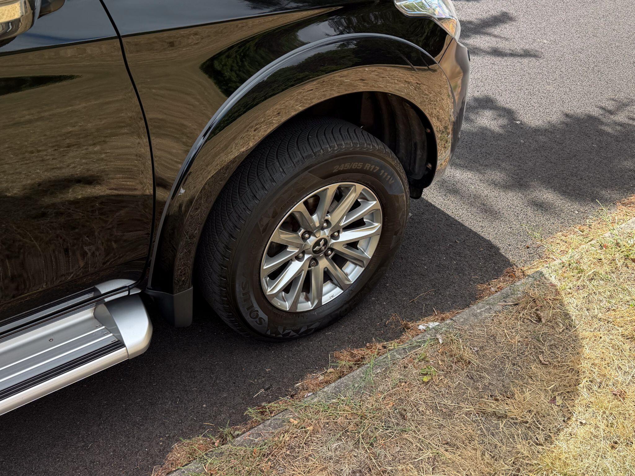 Mitsubishi L200 view 18