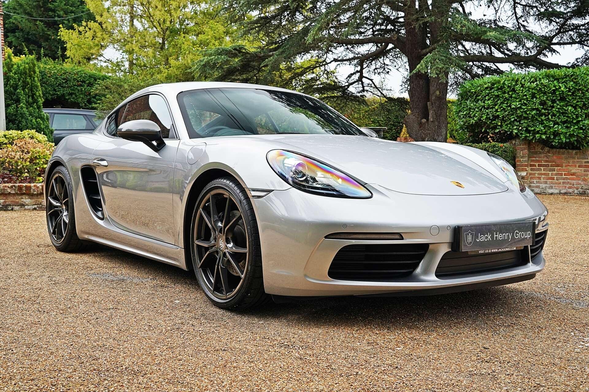 Porsche Cayman view 11