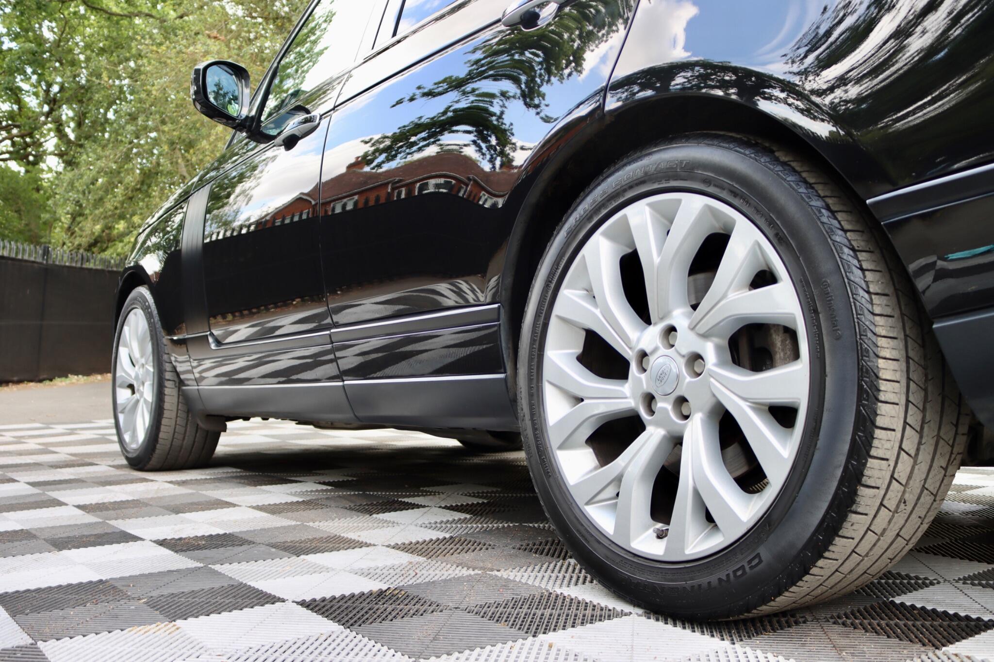 Land Rover Range Rover view 28