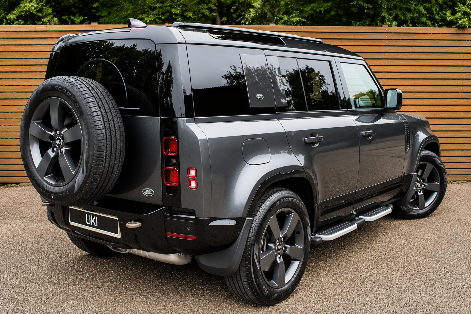 Land Rover Defender view 5