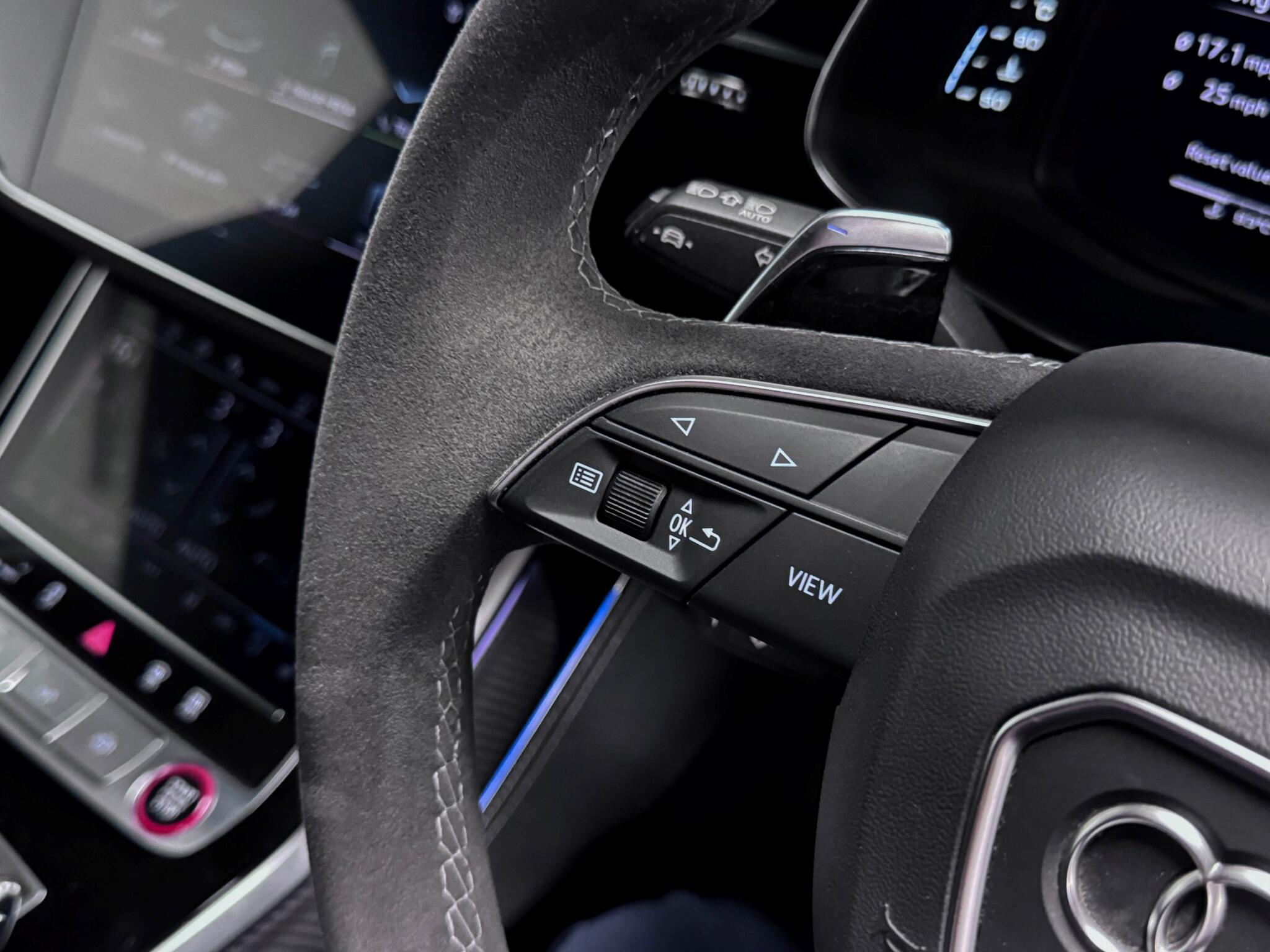 Audi RSQ8 view 19