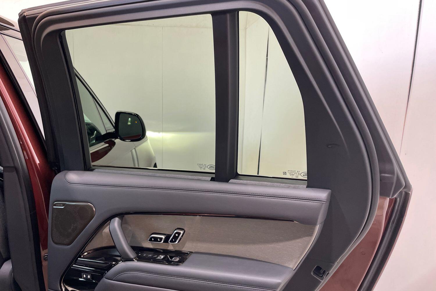 Land Rover Range Rover view 29