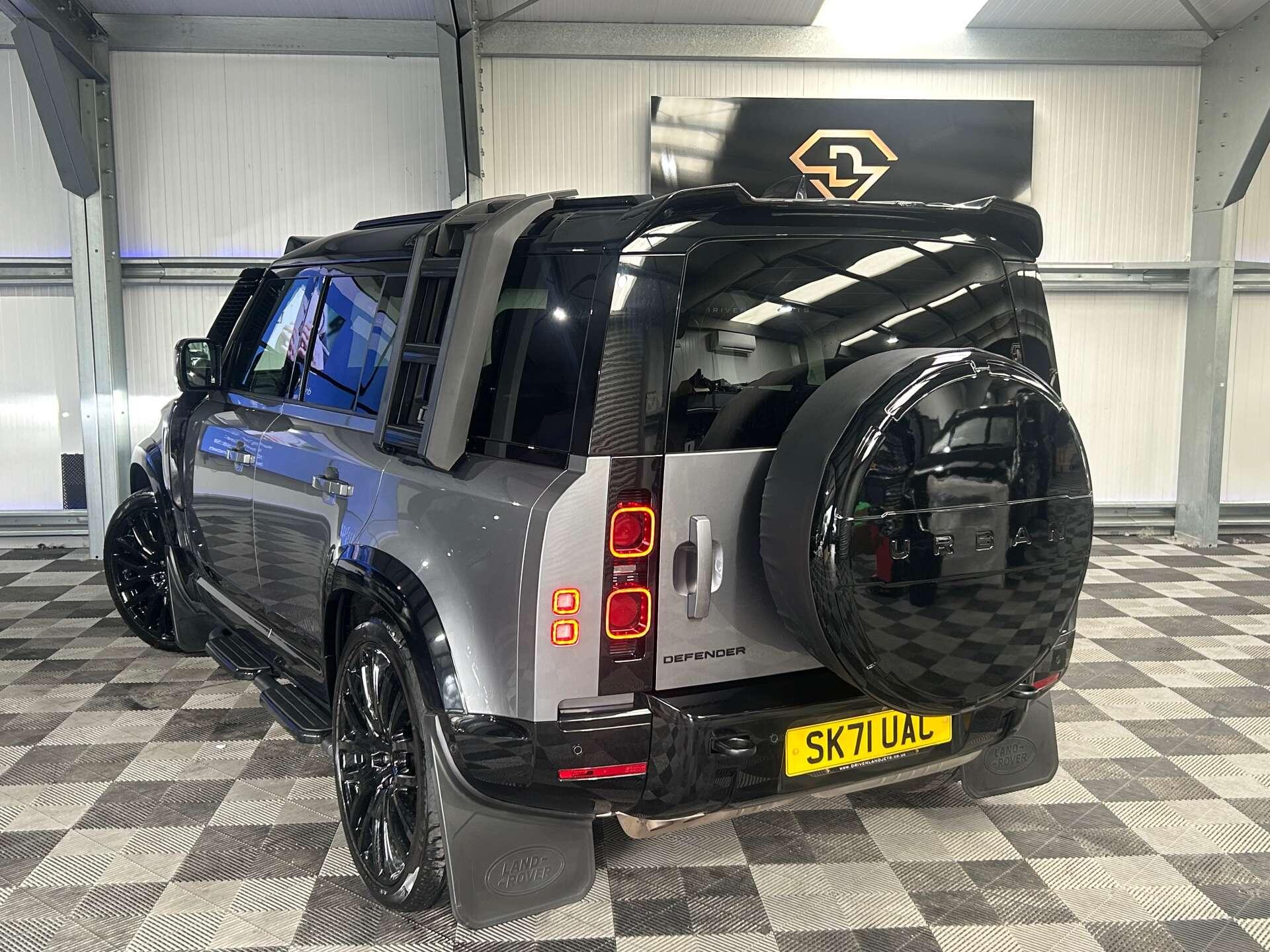 Land Rover Defender 110 view 3