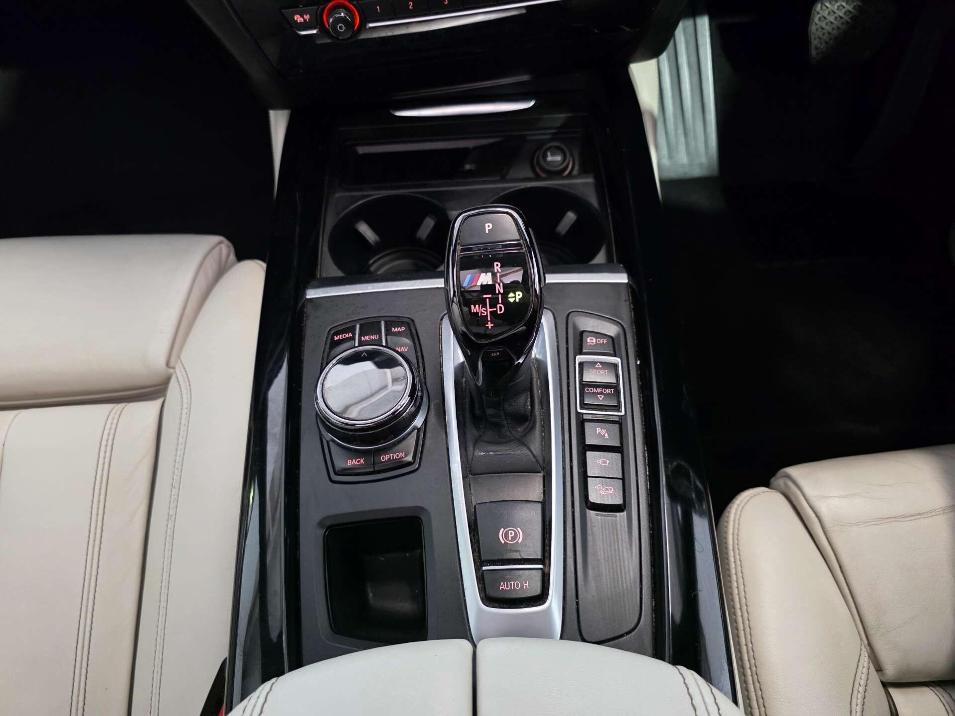 BMW X5 view 24