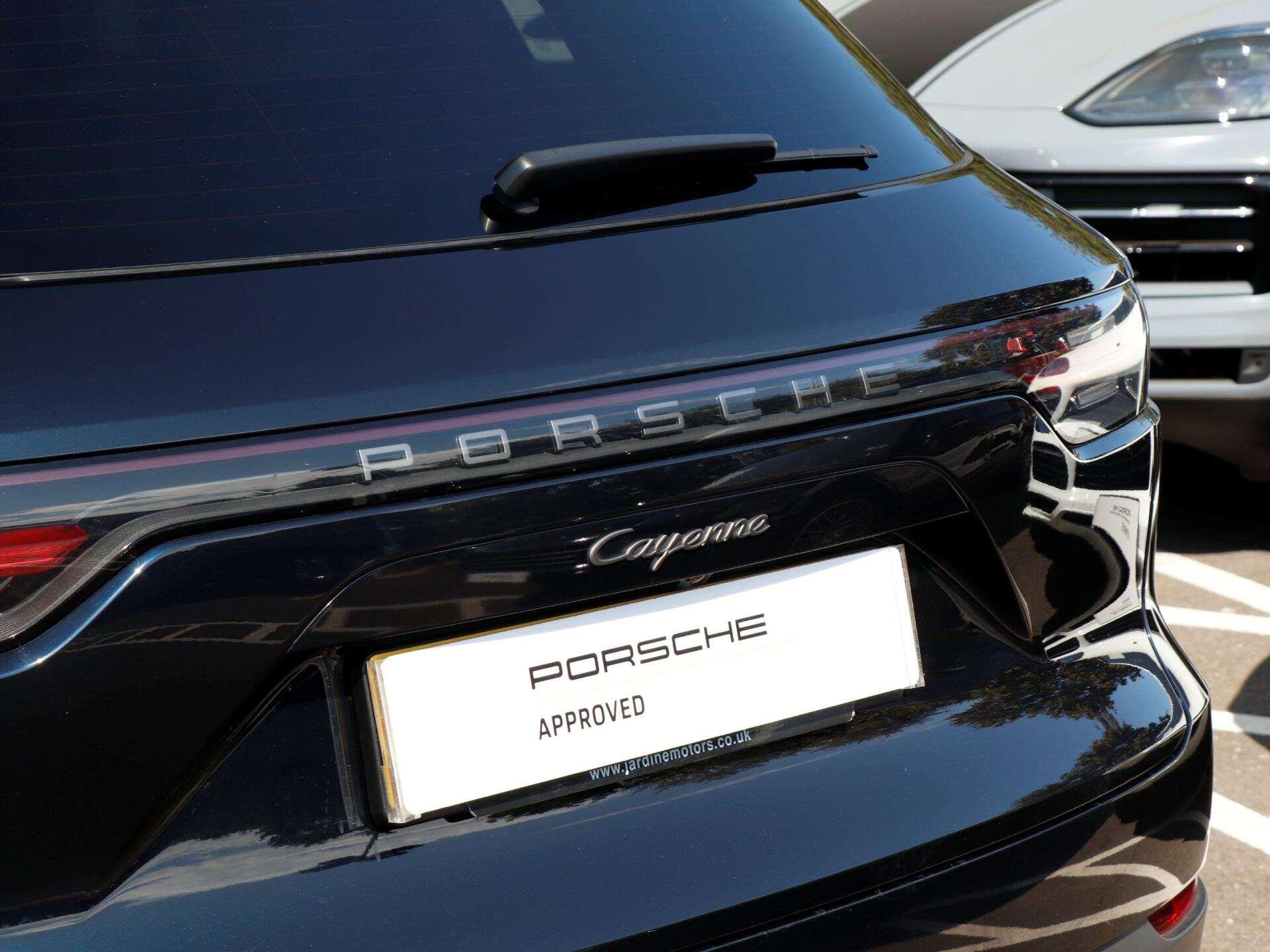 Porsche Cayenne view 30