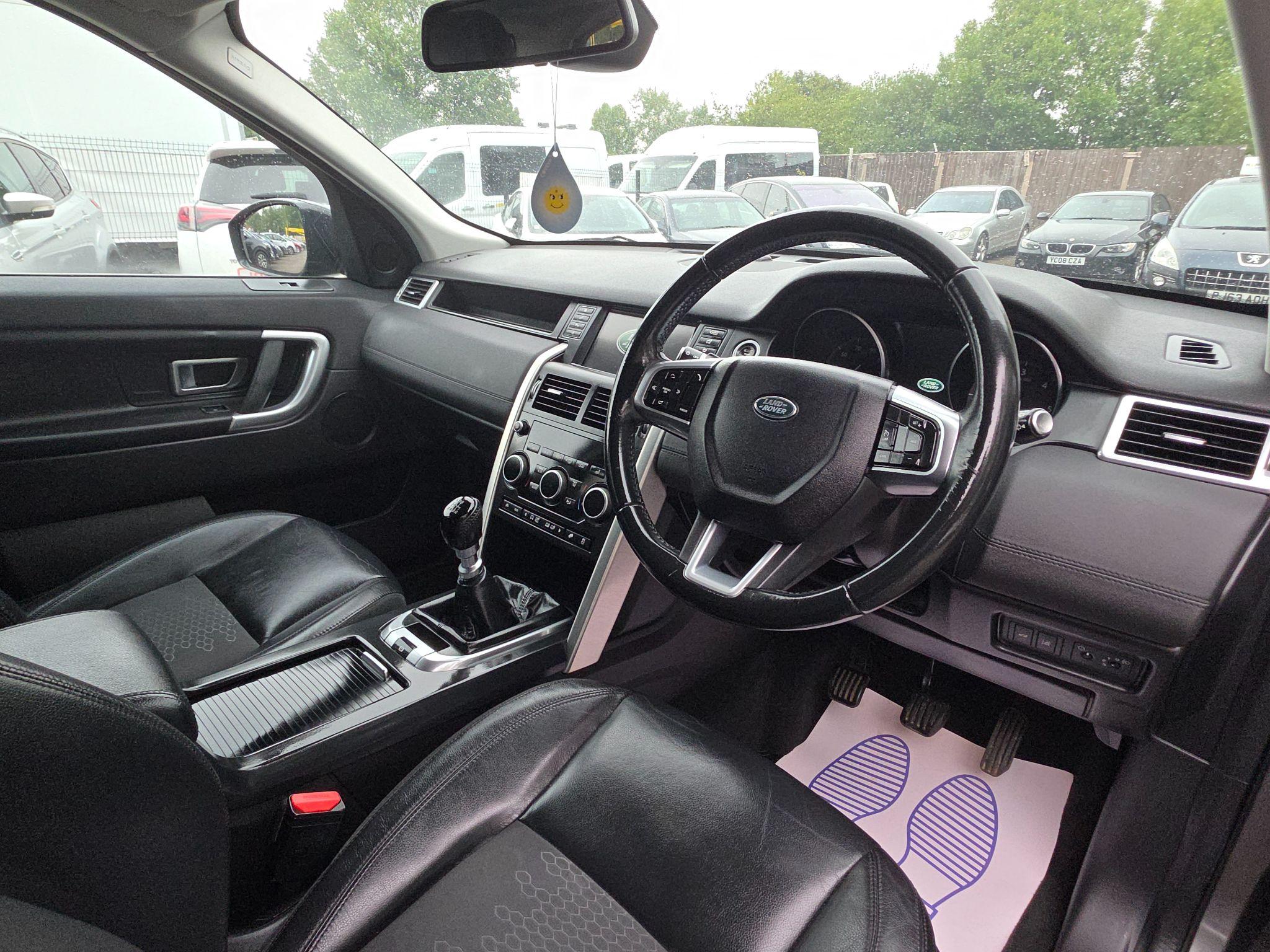 2017 Land Rover Discovery Sport 2.0 TD4 SE 4WD Euro 6 (s/s) 5dr (5 Seat) • 60,214 miles image 20