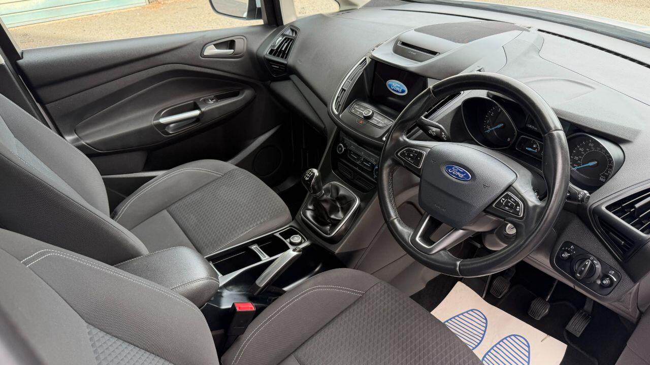 Ford C-Max view 10